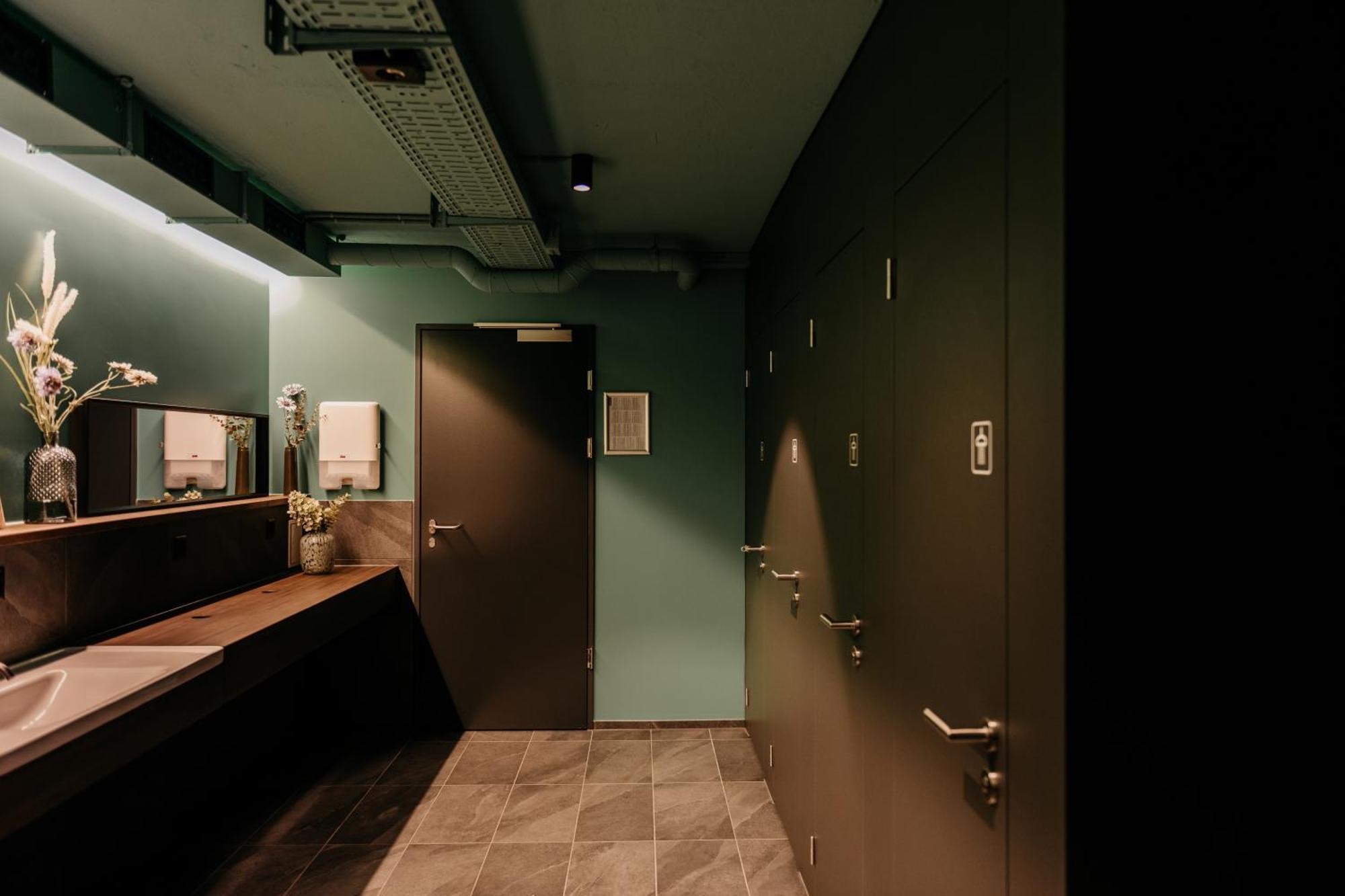 Capsule Hotel - Lucerne Old Town ภายนอก รูปภาพ