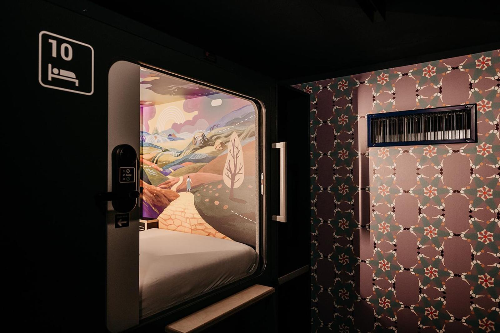 Capsule Hotel - Lucerne Old Town ภายนอก รูปภาพ