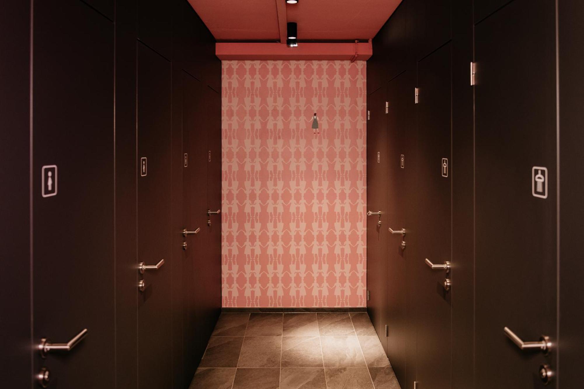 Capsule Hotel - Lucerne Old Town ภายนอก รูปภาพ